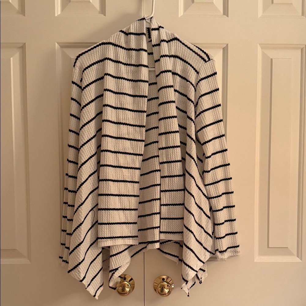 Lazy Sundays Striped‎ Women's Cardigan - Black and White